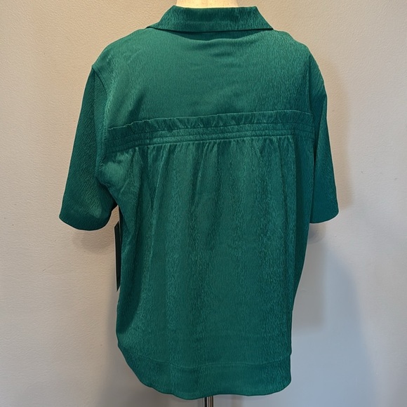 Athleta vibrant green Echo Button down top NWT - Picture 5 of 10